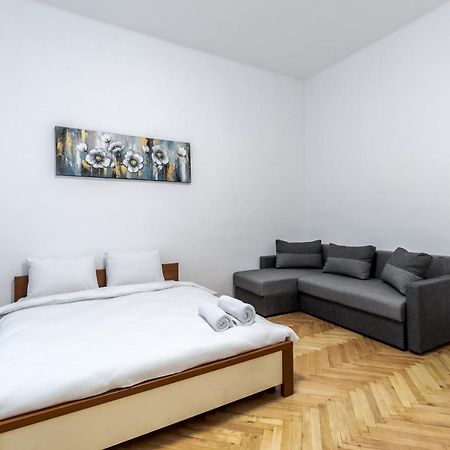 City Shalom Apartment Lviv Exterior photo