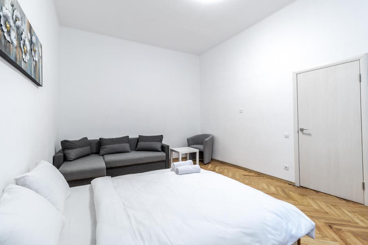 City Shalom Apartment Lviv Exterior photo